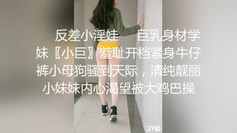 熟女控风韵犹存、饱经风霜的阿姨，历练出来的口活，把大鸡巴舔的酥酥麻麻滴 超舒服！