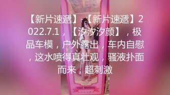 酒吧经常会碰到这种嗨大了的骚女