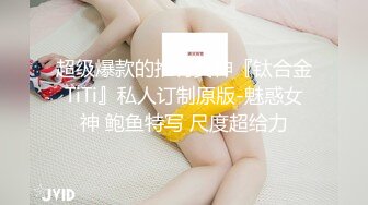  熟女的3P全程露脸情趣诱惑伺候两个年轻小哥，两个鸡巴一起舔，配合小哥多体位爆草抽插好骚[