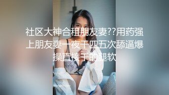  两个又骚又嫩的妹子一起大秀直播，苗条好身材非常性感，跟狼友互动直播撩骚