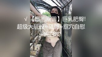 练瑜伽的小姐姐身材就是棒