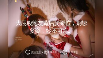 人气餐厅男女混厕偷拍一个爱臭美的短发少妇