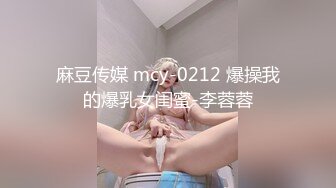 国人大哥跟黑鬼激情4P两个风骚小妹，黑丝情趣露脸舔弄黑鬼大鸡巴，逼逼特写淫水多多粉嫩