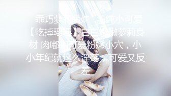  眼镜熟女阿姨 撅着屁屁被老公公无套输出 先操骚逼再爆老菊花 最后内射骚逼