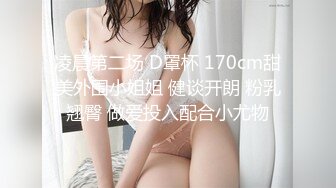 年轻体力好，一人大战两个妹子轮番作战操起来拍摄角度很专业