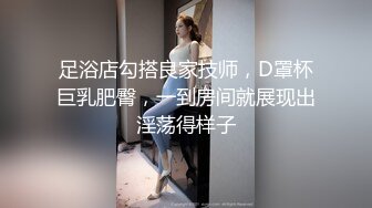 街头抄底粉裙粉内少女心泛滥的可爱妹子