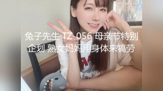  三个女神排排睡，香艳无比，玩多P无套后入蜜桃臀